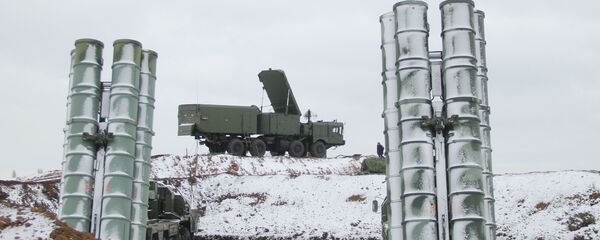 Los sistemas de misiles antiaéreos S-400 - Sputnik Mundo