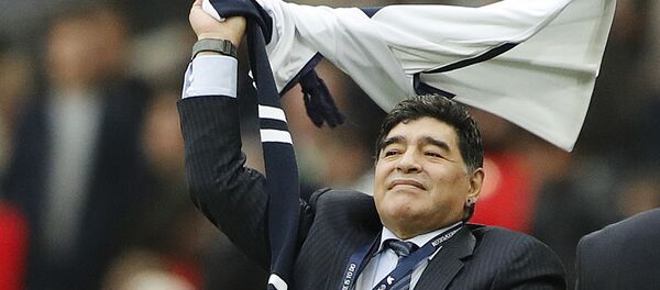 Diego Maradona celebrando - Sputnik Mundo