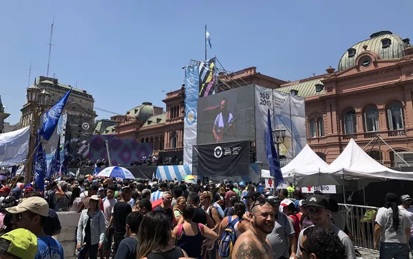 Decenas de bandas e intérpretes pasaron por el escenario montado frente a la Casa Rosada Decenas de bandas e intérpretes pasaron por el escenario montado frente a la Casa Rosada - Sputnik Mundo