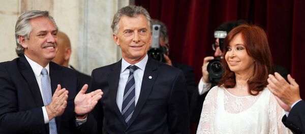 Alberto Fernández, Mauricio Macri y Cristina Fernández durante la asunción de Alberto Fernández como presidente de Argentina (10 de diciembre, 2019) - Sputnik Mundo