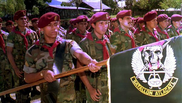 Soldados del Batallón Atlácatl, uno de los principales luchadores en la guerra civil salvadoreña - Sputnik Mundo