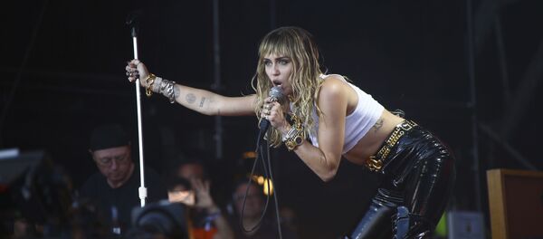 Miley Cyrus, cantante y actriz estadounidense - Sputnik Mundo