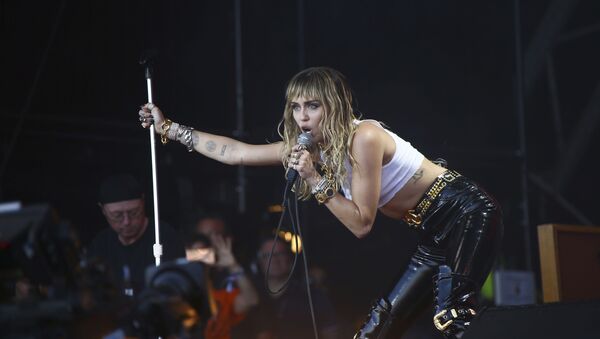 Miley Cyrus, cantante y actriz estadounidense - Sputnik Mundo