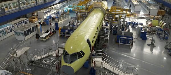 Ensamblaje de un MC-21-300 - Sputnik Mundo