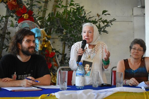 Nora Cortiñas, fundadora de las Madres de Plaza de Mayo ofrece su experiencia en Haití Nora Cortiñas, fundadora de las Madres de Plaza de Mayo ofrece su experiencia en Haití - Sputnik Mundo
