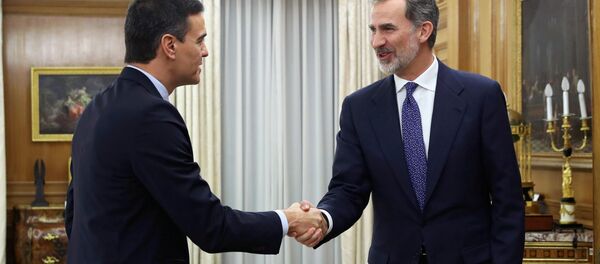 Presidente del Gobierno español, Pedro Sánchez, y el rey de España, Felipe VI - Sputnik Mundo
