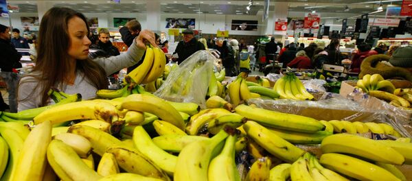 Bananos en un supermercado ruso (archivo) - Sputnik Mundo