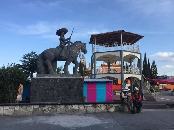 Peregrinos mexicanos viajan a pedir trabajo y salud a la Virgen de Guadalupe - Sputnik Mundo