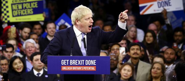 Boris Johnson, primer ministro de Reino Unido, durante una campaña legislativa, el 11 de diciembre de 2019 Boris Johnson, primer ministro de Reino Unido, durante una campaña legislativa, el 11 de diciembre de 2019 - Sputnik Mundo