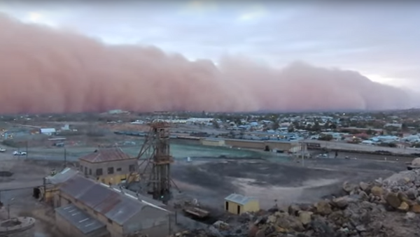 Una espectacular tormenta de arena inunda el sureste de Australia - Sputnik Mundo