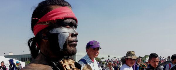 Peregrinos y danzantes: México celebra el día de la Virgen de Guadalupe - Sputnik Mundo