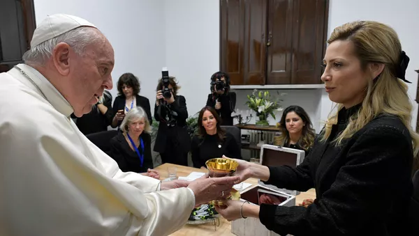 El papa Francisco y la primera dama argentina, Fabiola Yáñez - Sputnik Mundo