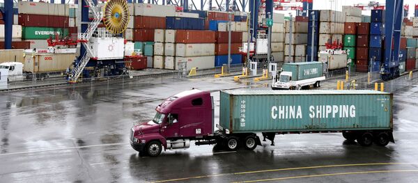 Contenedores en el puerto de San Pedro, California, EEUU Contenedores en el puerto de San Pedro, California, EEUU - Sputnik Mundo