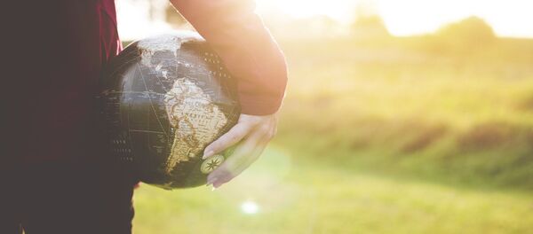Un globo terráqueo - Sputnik Mundo