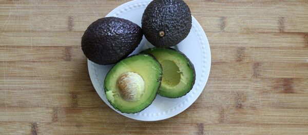 Aguacate, imagen referencial - Sputnik Mundo