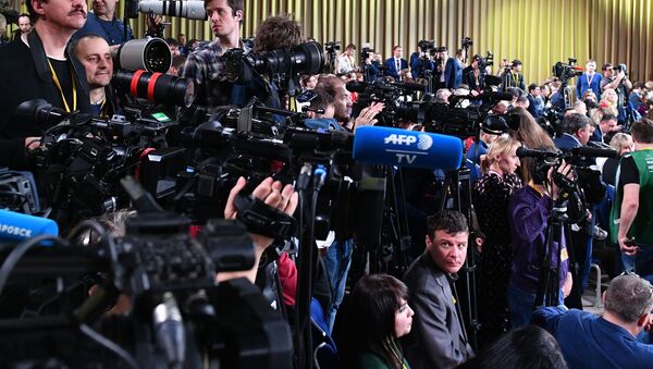Periodistas en la gran rueda de prensa 2019 de Vladímir Putin - Sputnik Mundo