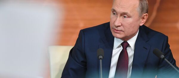 El presidente ruso, Vladímir Putin, durante la gran rueda de prensa anual 2019 - Sputnik Mundo