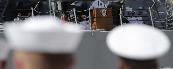 El jefe del Comando Sur de EEUU, Craig Faller, dando un discurso ante efectivos de la Marina estadounidense - Sputnik Mundo