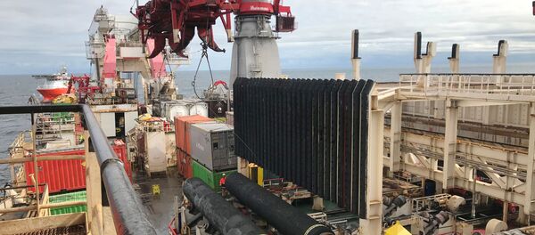 El barco de Allseas coloca tuberías para el gasoducto Nord Stream 2  - Sputnik Mundo