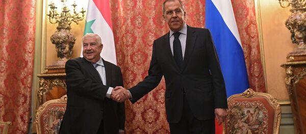 Ministro de Exteriores de Siria, Walid Mualem y su par de Rusia, Serguéi Lavrov Ministro de Exteriores de Siria, Walid Mualem y su par de Rusia, Serguéi Lavrov - Sputnik Mundo