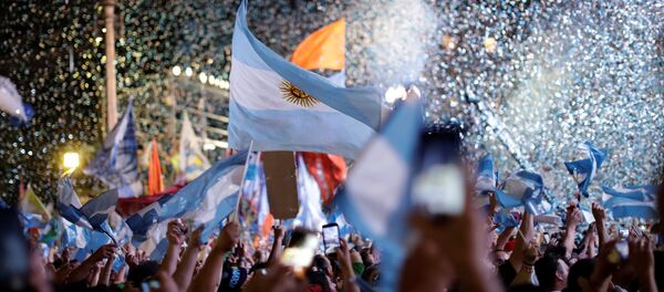 Los argentinos festejan la asunción de Alberto Fernández - Sputnik Mundo