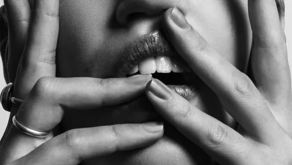 Los labios y los dientes (imagen referencial) - Sputnik Mundo