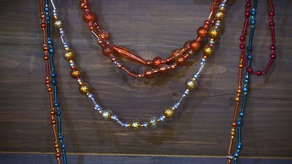 Adornos artesanales de cristal, una tradición navideña que resiste el paso del tiempo en Rusia | Vídeo Adornos artesanales de cristal, una tradición navideña que resiste el paso del tiempo en Rusia | Vídeo - Sputnik Mundo