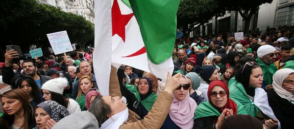 Protestas en Argelia - Sputnik Mundo