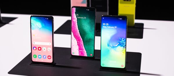 Un teléfono Samsung Galaxy S10 - Sputnik Mundo
