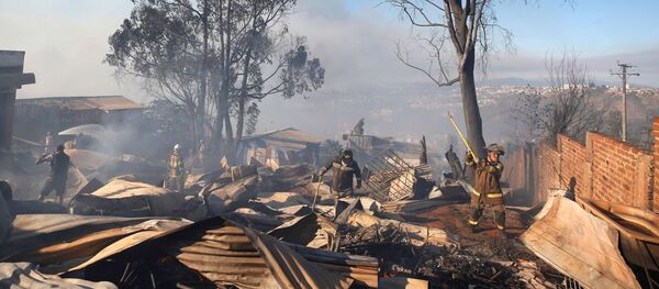 Consecuencias de incendios forestales en Valparaíso, Chile Consecuencias de incendios forestales en Valparaíso, Chile - Sputnik Mundo