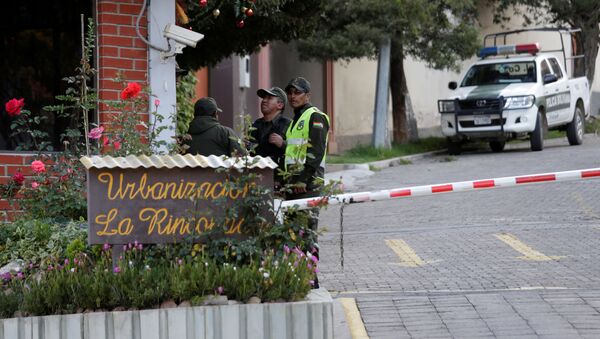 La entrada de la Urbanización La Rinconada, donde se encuentra la residencia de la embajadora de México, en La Paz, Bolivia - Sputnik Mundo