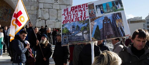 Protestas en Montenegro contra una ley religiosa - Sputnik Mundo