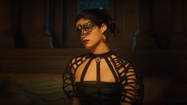 Yennefer (Anya Chalotra) en una escena de la serie 'The Witcher' - Sputnik Mundo