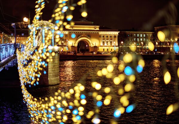 Rusia se embellece con luces y hielo para la llegada del 2020

 - Sputnik Mundo