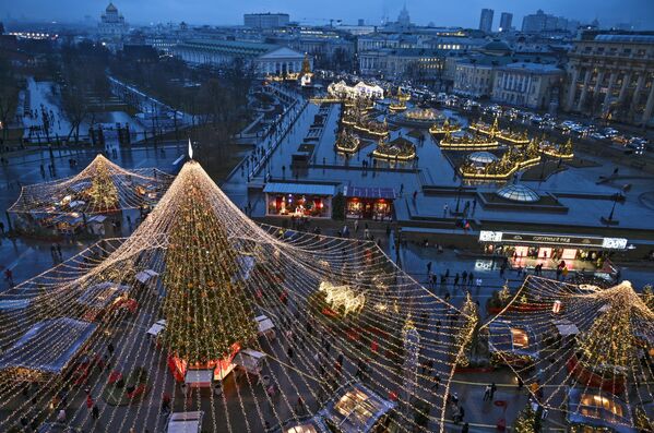 Rusia se embellece con luces y hielo para la llegada del 2020

 - Sputnik Mundo