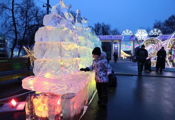 Rusia se embellece con luces y hielo para la llegada del 2020

 - Sputnik Mundo