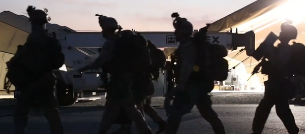 EEUU refuerza la defensa de su Embajada en Irak con helicópteros Apache - Sputnik Mundo