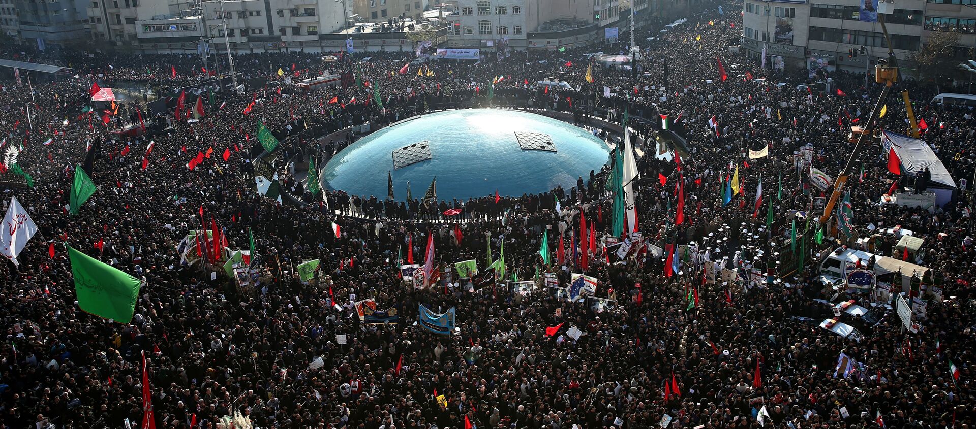 El pueblo iraní se despide del general Soleimani asesinado por EEUU - Sputnik Mundo, 1920, 09.01.2020