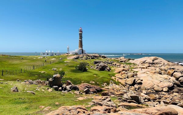 Faro de Cabo Polonio, sobre la costa del Océano Atlántico - Sputnik Mundo