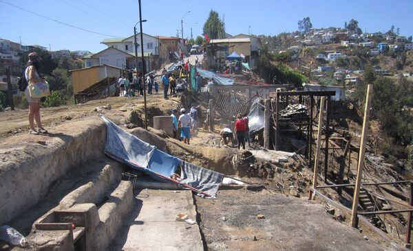 Incendio en Valparaíso: de las cenizas a la autorreconstrucción Incendio en Valparaíso: de las cenizas a la autorreconstrucción - Sputnik Mundo