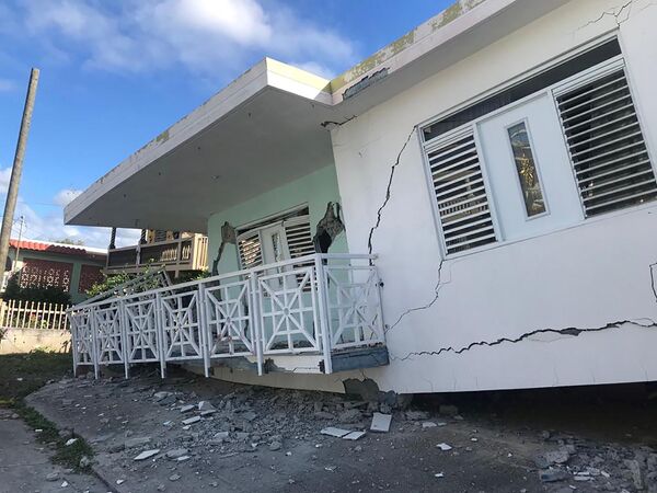 El rastro de destrucción dejado por los terremotos en Puerto Rico - Sputnik Mundo