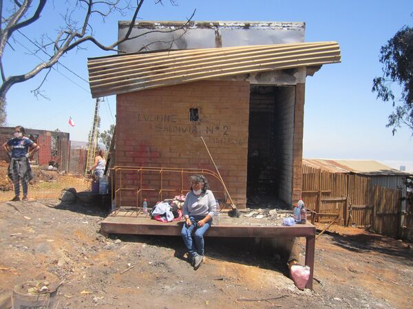 Incendio en Valparaíso: de las cenizas a la autorreconstrucción Incendio en Valparaíso: de las cenizas a la autorreconstrucción - Sputnik Mundo