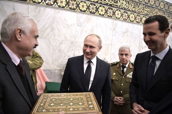 El regalo de Putin a una de las mezquitas más antiguas del mundo | Fotos, vídeo - Sputnik Mundo