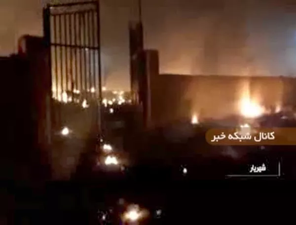 Una captura de pantalla de un vídeo del lugar del accidente aéreo en Irán Una captura de pantalla de un vídeo del lugar del accidente aéreo en Irán - Sputnik Mundo