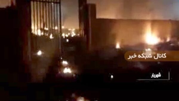 Una captura de pantalla de un vídeo del lugar del accidente aéreo del Boeing 737 en Irán.
Una captura de pantalla de un vídeo del lugar del accidente aéreo del Boeing 737 en Irán.
- Sputnik Mundo