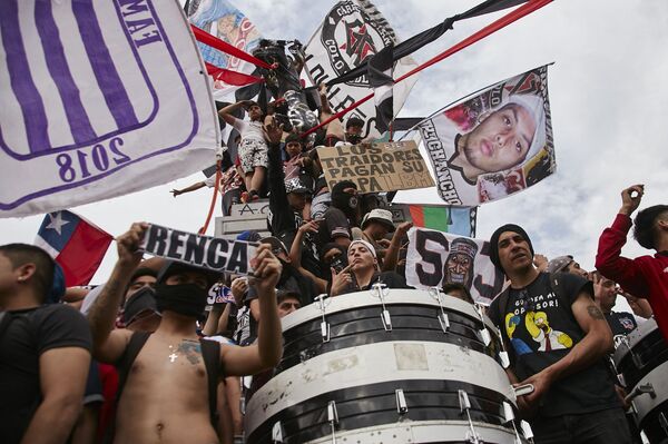 Las barras bravas del fútbol chileno están en paz gracias al estallido social - Sputnik Mundo