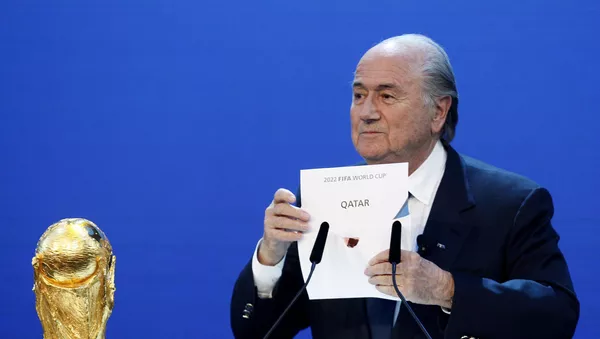 En esta foto de 2010, el entonces presidente de la FIFA, Joseph Blatter, anuncia la elección de Catar compo sede del Mundial de 2022