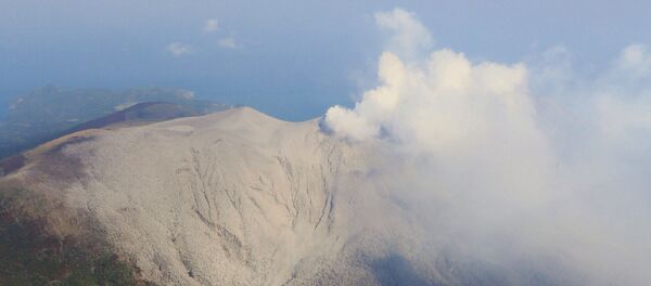 Erupción del volcano Shindake (archivo) - Sputnik Mundo