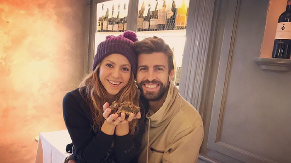 Shakira junto a Gerard Piqué, foto de archivo - Sputnik Mundo