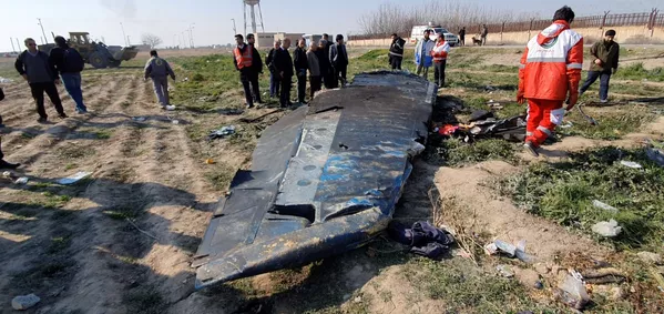 Fragmento del Boeing 737 siniestrado en Irán Fragmento del Boeing 737 siniestrado en Irán - Sputnik Mundo